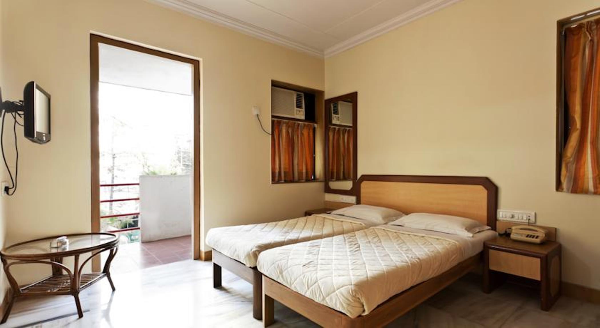 Accord Hotel Mumbai Exterior photo