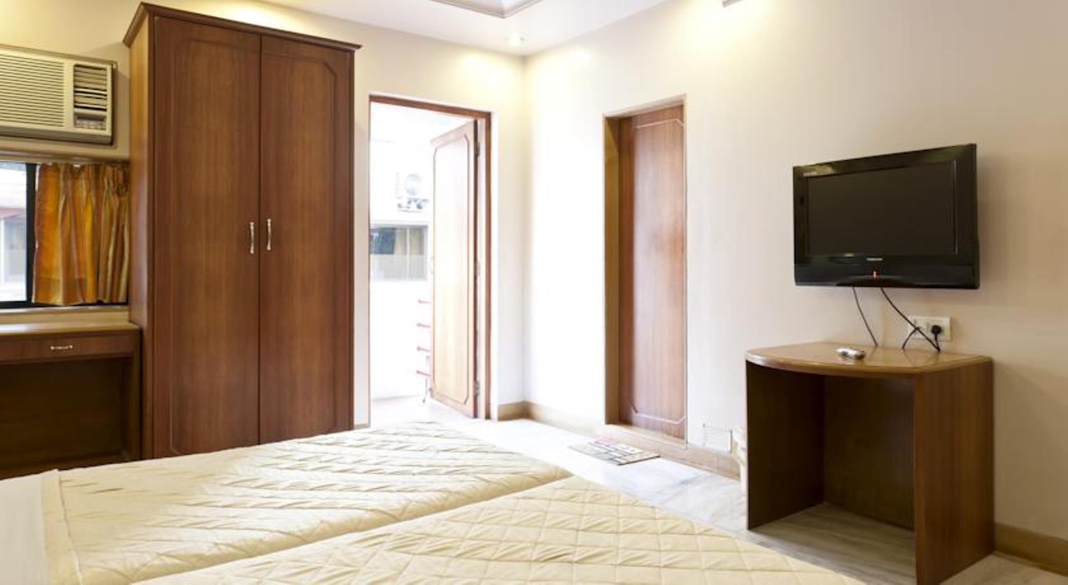 Accord Hotel Mumbai Exterior photo