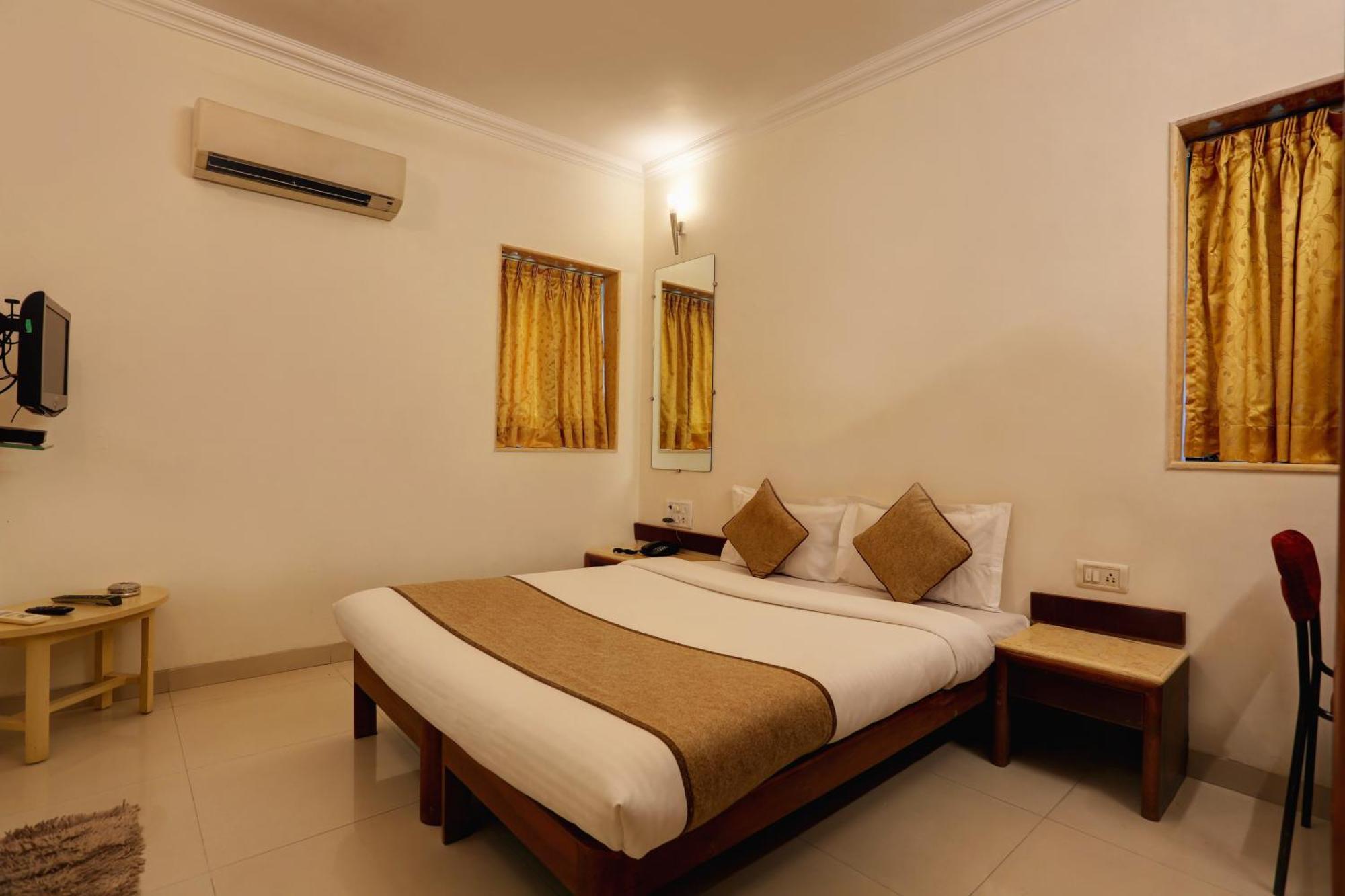 Accord Hotel Mumbai Exterior photo