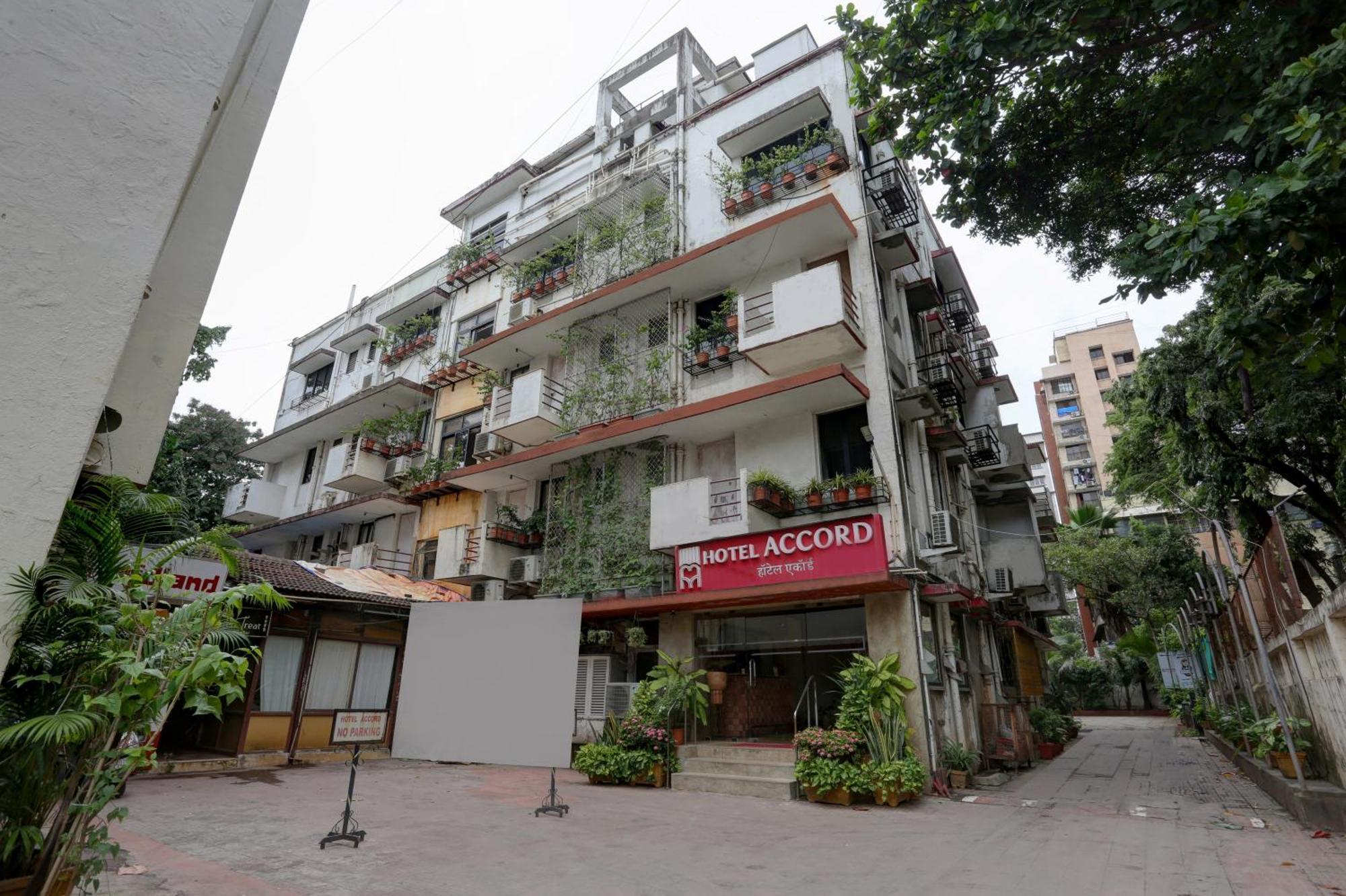 Accord Hotel Mumbai Exterior photo