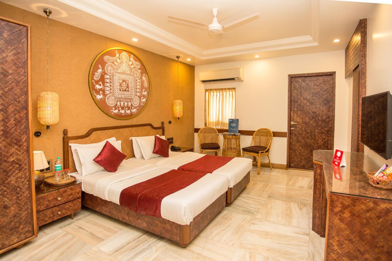 Accord Hotel Mumbai Exterior photo