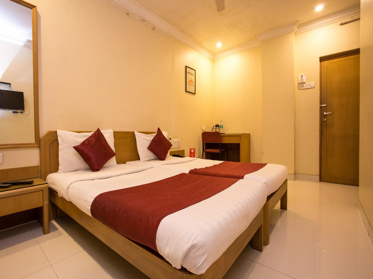 Accord Hotel Mumbai Exterior photo