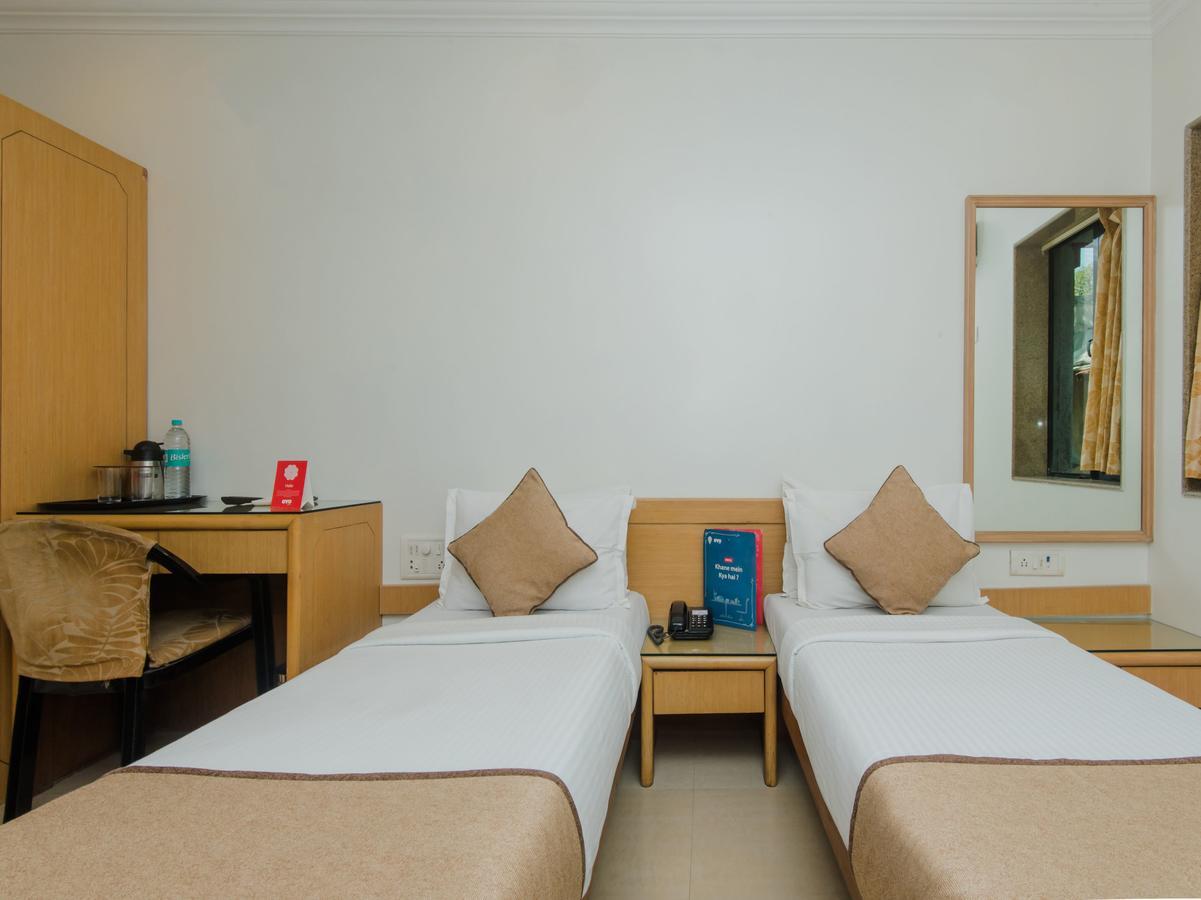 Accord Hotel Mumbai Exterior photo