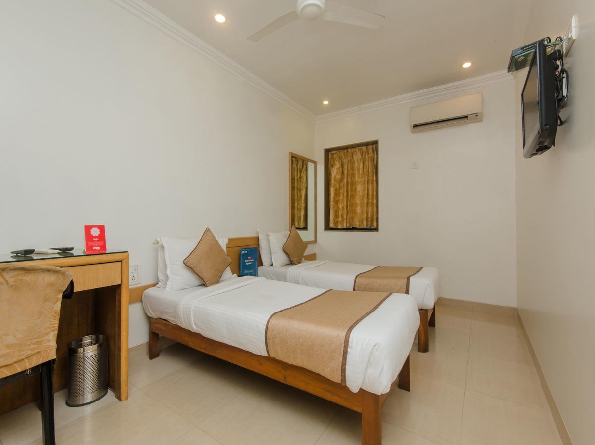 Accord Hotel Mumbai Exterior photo
