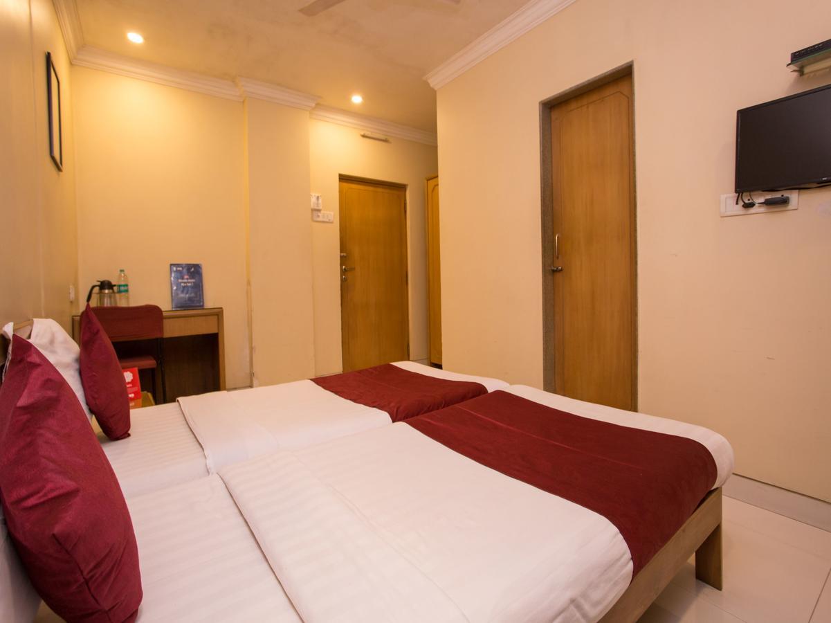 Accord Hotel Mumbai Exterior photo